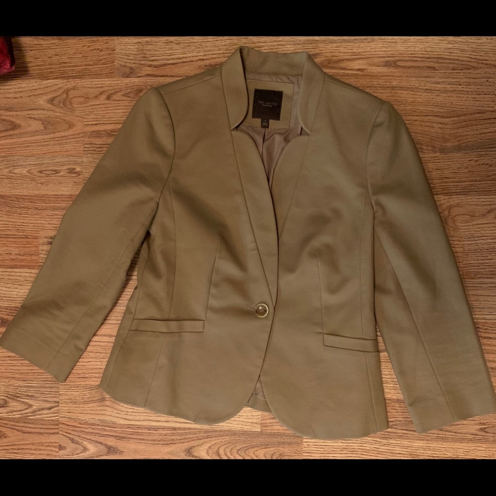 Camel skirt suit 🐫